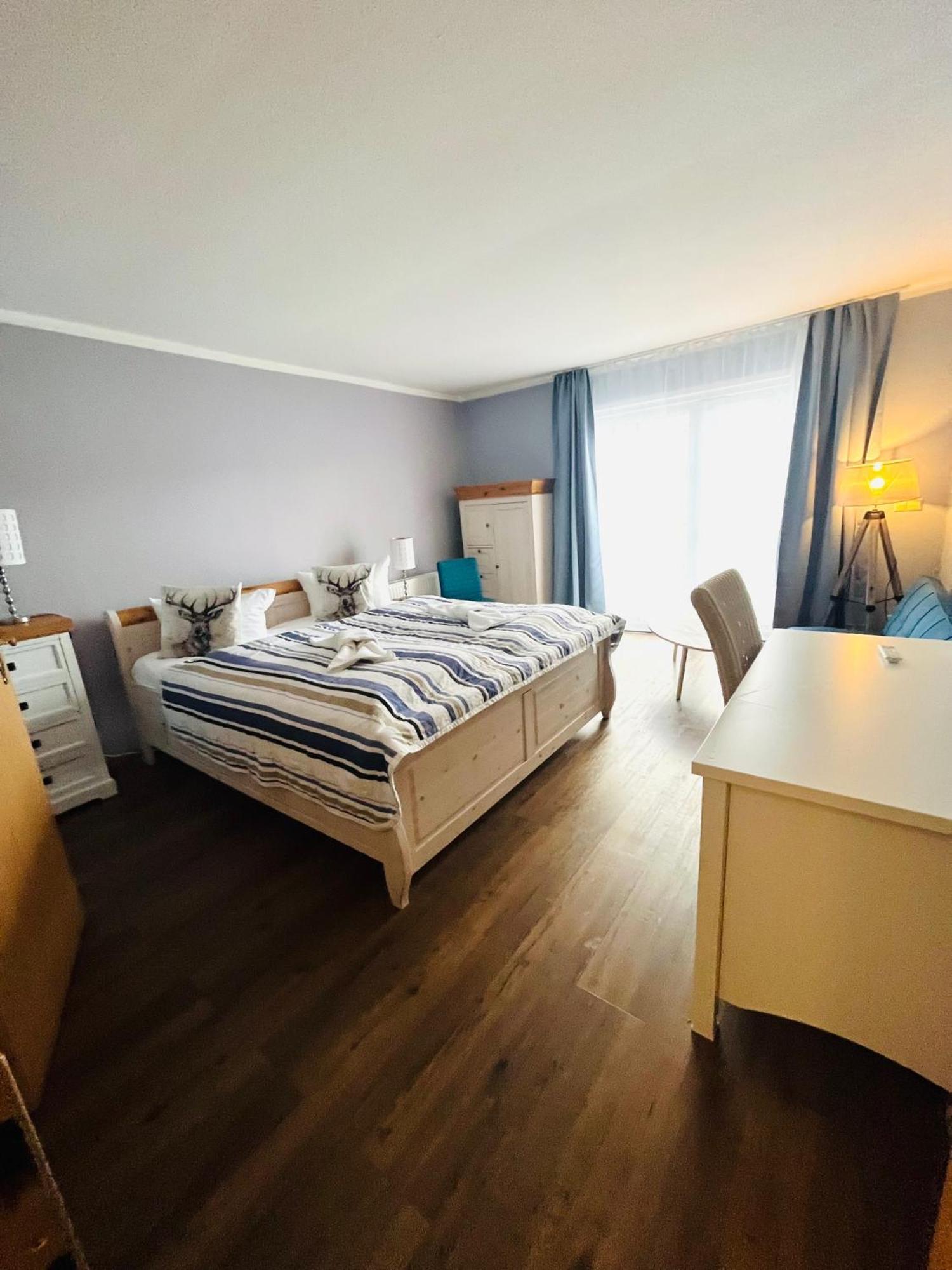 Strandhotel Vier Jahreszeiten Buckow Buitenkant foto