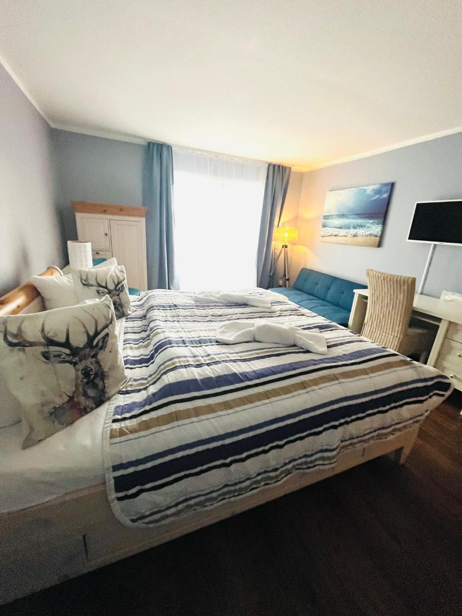 Strandhotel Vier Jahreszeiten Buckow Buitenkant foto