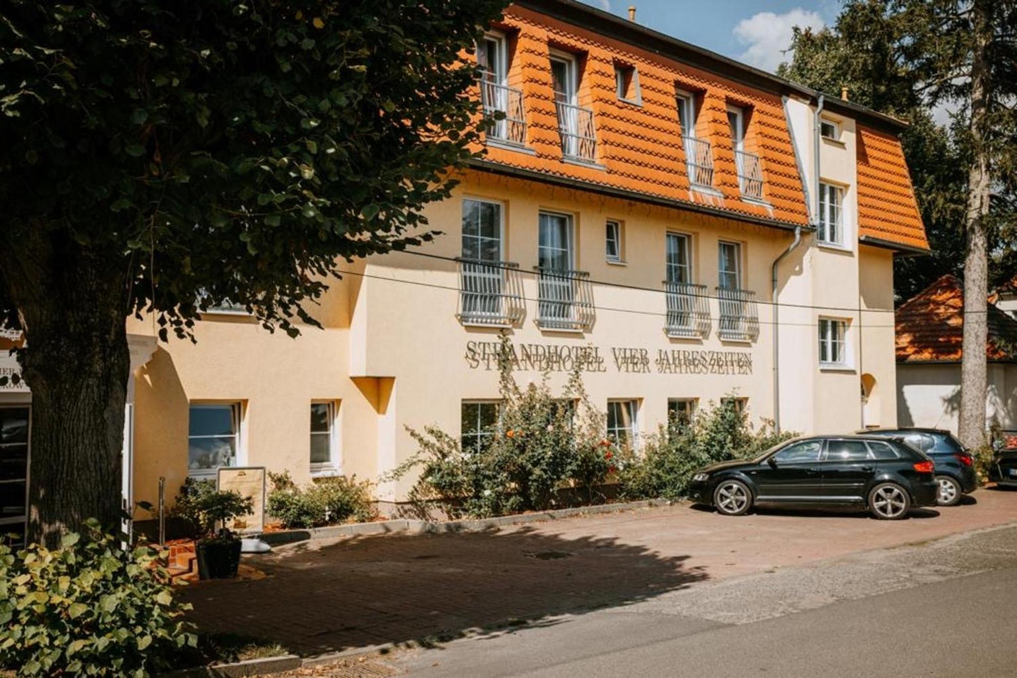 Strandhotel Vier Jahreszeiten Buckow Buitenkant foto