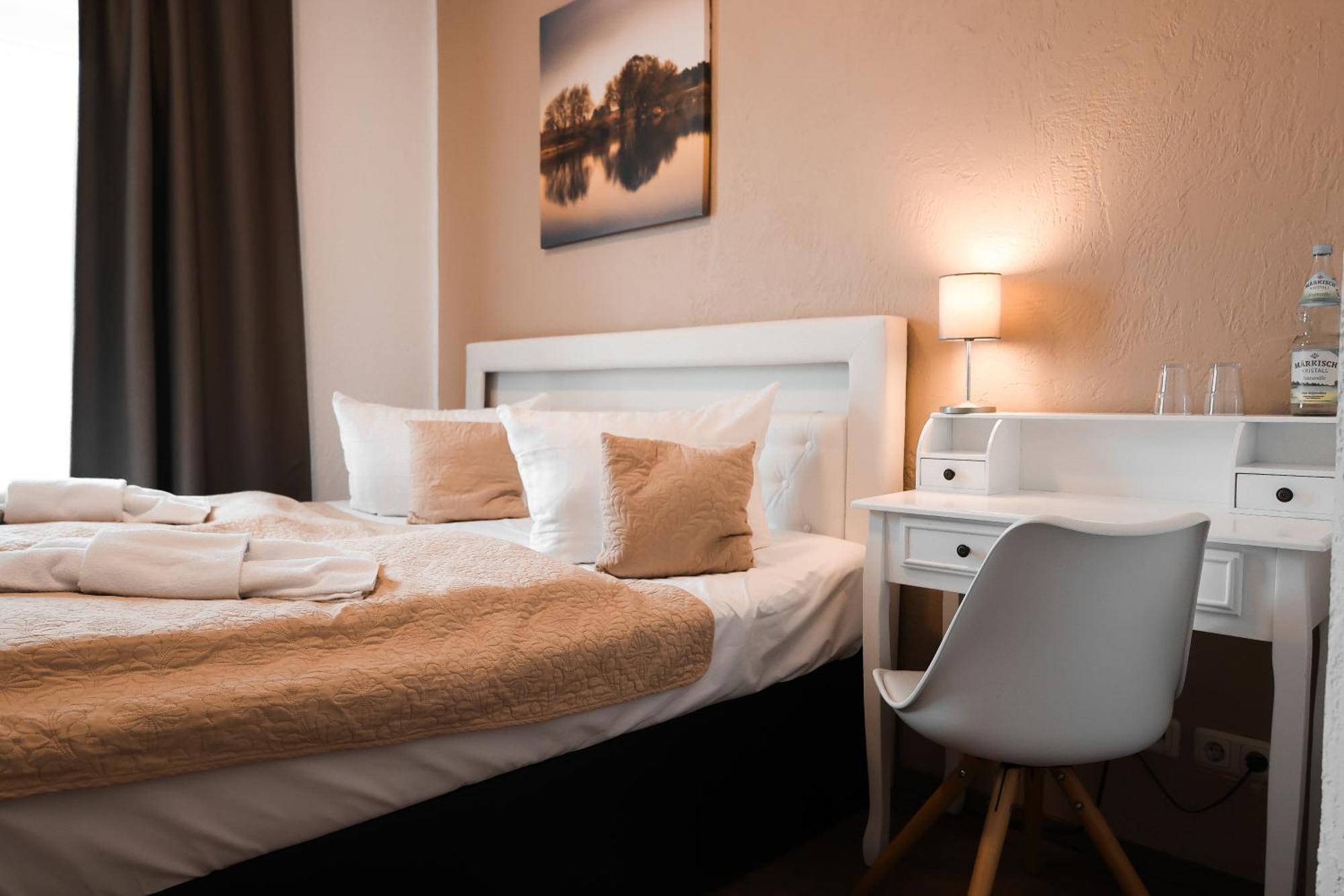 Strandhotel Vier Jahreszeiten Buckow Buitenkant foto