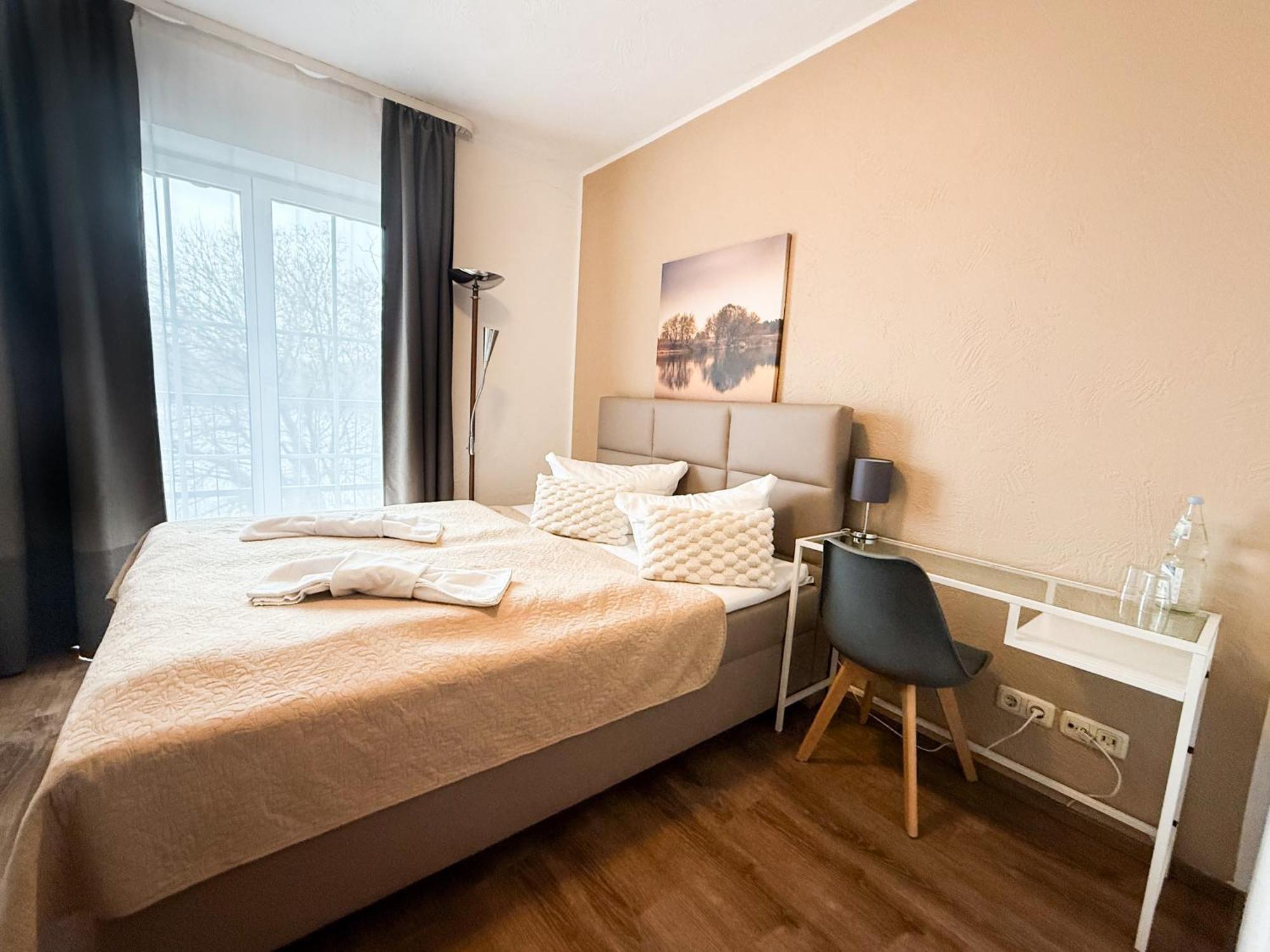 Strandhotel Vier Jahreszeiten Buckow Buitenkant foto